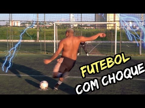 FUTEBOL COM CHOQUE : LOUCO DE REFRI E MC WM VS INSANOS E JOÃO MMMV