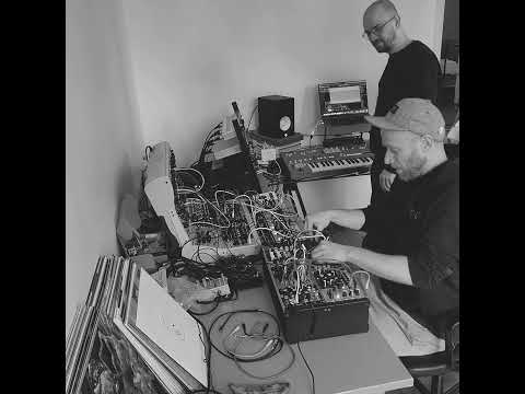 Brutalisma #15  ////////\  feat. MTWN (Industrial Eurorack screaming jam)