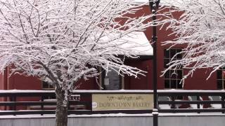 preview picture of video 'Downtown Bakery in the Snow, Murphy NC. 2-26-2015'