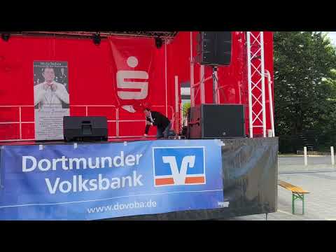 Micha Badura - Sturz auf der Bühne (Niemals In New York Remix)