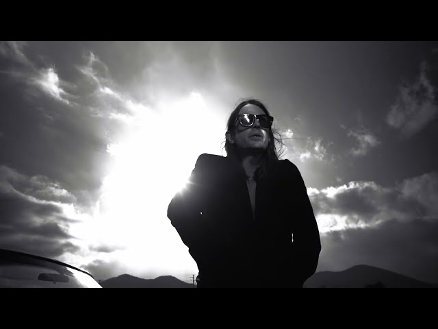 Descubre la luminosidad oscura de Cold Cave