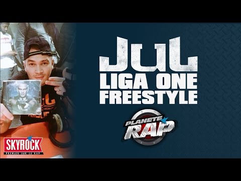 Video thumbnail for Freestyle de Jul avec Liga One en live dans Planète Rap (12/12/2014)