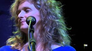 Bela Fleck & Abigail Washburn - "His Eye Is On The Sparrow" (eTown webisode #674)