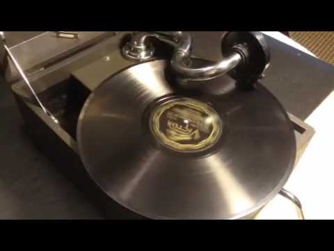 Circa 1930 Columbia Viva-Tonal G-50 Portable Phonograph