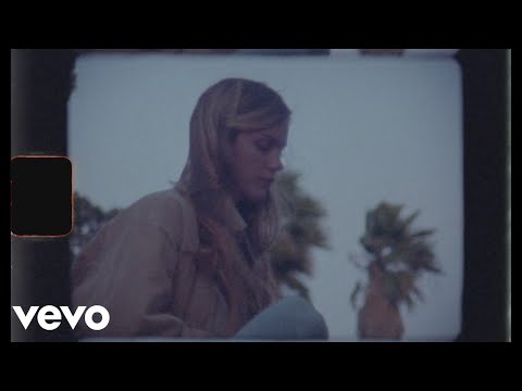 Amilli - Alone in the Rain