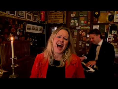 Esther, Mark & Olaf - Have Yourself A Merry Little Christmas (Play me a memory)