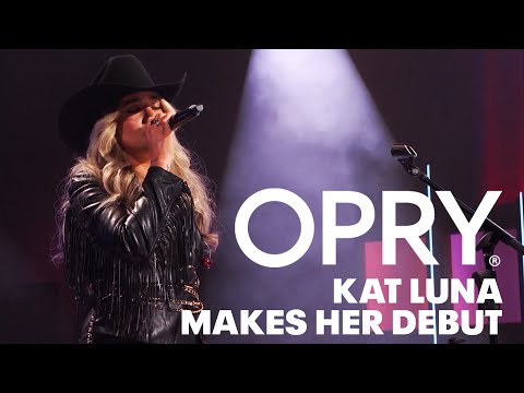 Kat Luna Makes Her Opry Debut!