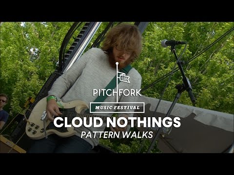 Cloud Nothings perform 