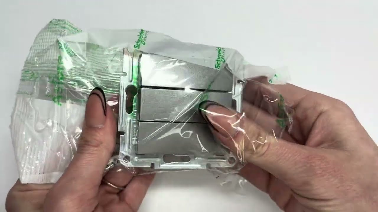 Выключатель трехклавишный SCHNEIDER Asfora сталь EPH2100162