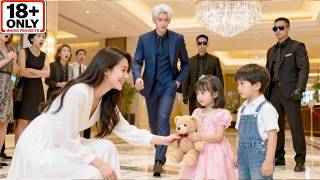 Mommy was bullied—her cute baby showed up to protect her and teach the villains a lesson! 🔥👶