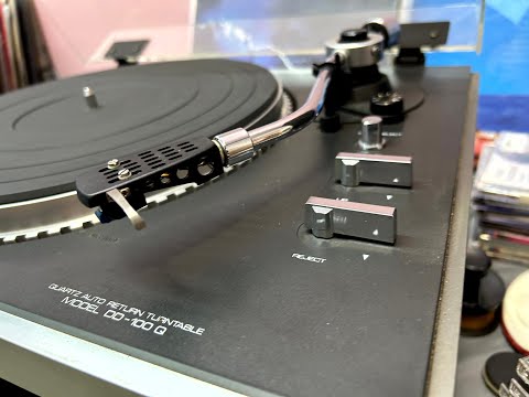 The King of Sound - Gradiente DD-100Q Turntable