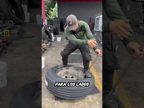 ¡Montó una llanta gigante de camión en SEGUNDOS! 🤯🛞 #shorts