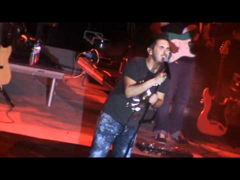 Mixalis Xatzigiannis - Kai tha xathw -Live @ Theatro Petras