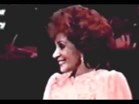 Shirley Bassey - Wind Beneath My Wings (1994 Live in Tokyo)