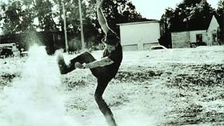 Tom Waits - Hoist That Rag (Alternative Version)