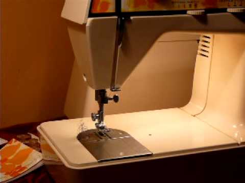 CUTE LITTLE PORTABLE SINGER GENIE 353 SEWING MACHINE