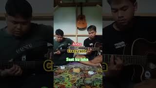 Download lagu Saat ku luka #crazyrasta #shorts #shortvideo#guitar #reels mp3