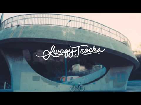 Packy - Step Back (feat. Alexa Lusader)