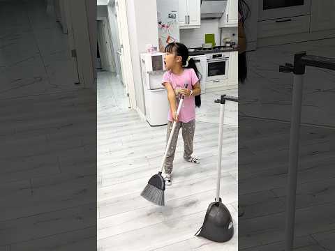 Mom, mommy, Mooooooom 🥴😂 LeoNata family #shorts