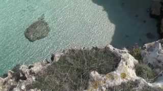 preview picture of video 'Torre dell'Orso spiaggia baia Orsetta 2 Sorelle mare'