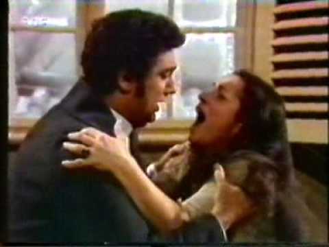 Placido Domingo & Ileana Cotrubas sing Parigi o cara