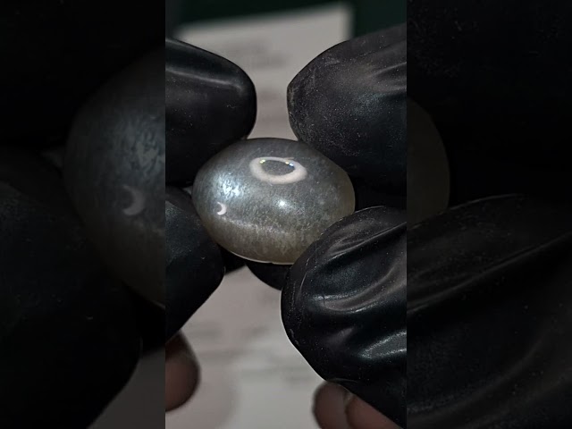 حجر القمر الطبيعي مفحوص و موثق بشهادة مختبر