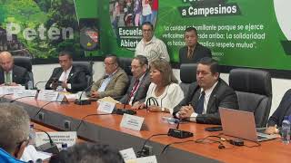 Increíble: Diputada de la UNE quiere hacerle una “embestida” al Secretario de Segeplan
