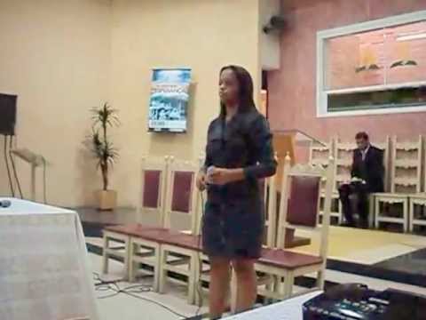 Rafaela Araújo Canta Raios de Amor de Melissa Barcelos