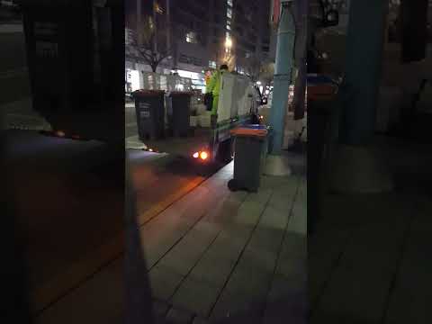 Garbage truck 2023 0222 19:32