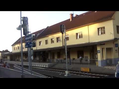 Příjezd a odjezd osobního vlaku číslo 5315 v Chrudimi