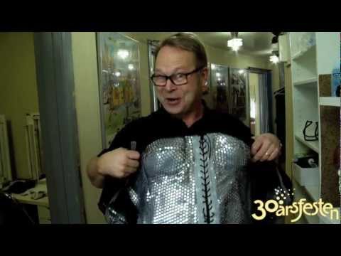 Inför 30-ÅRSFESTEN med Galenskaparna och After Shave. Del 5: Peruken i logekorridoren