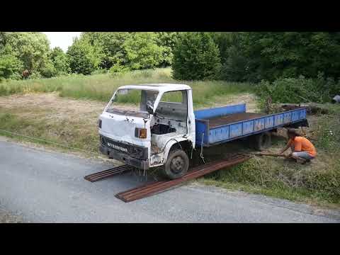 Mitsubishi mentés egy bokorból!