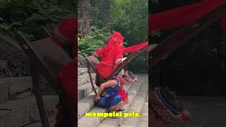Download lagu The funniest wedding tradition in China!💒👰🎎 mp3 Download lagu The funniest wedding tradition in China!💒👰🎎 mp3