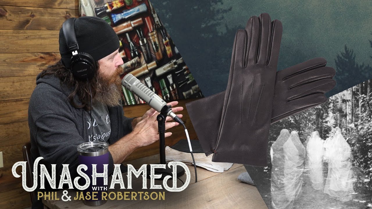 Ep 206 | Phil Robertson and the Accidental Exorcism, Jase Wears Ladies' Gloves, and What Are Ghosts?