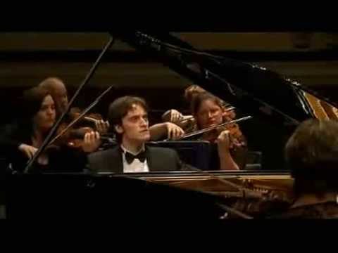 Alessandro Taverna  Chopin Piano Concerto No. 1 in E minor, op. 11 (Hallè Orchestra, Sir Mark Elder)