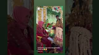 Download lagu Sungkeman meminta doa restu ayah dan ibu 😇😭😢 mp3 Download lagu Sungkeman meminta doa restu ayah dan ibu 😇😭😢 mp3