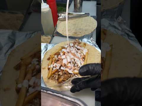 This Chicken Shawarma Wrap from Duzan in Astoria, Queens NYC hit the SPOT. 🍗🌯🔥🤤 #DEVOURPOWER