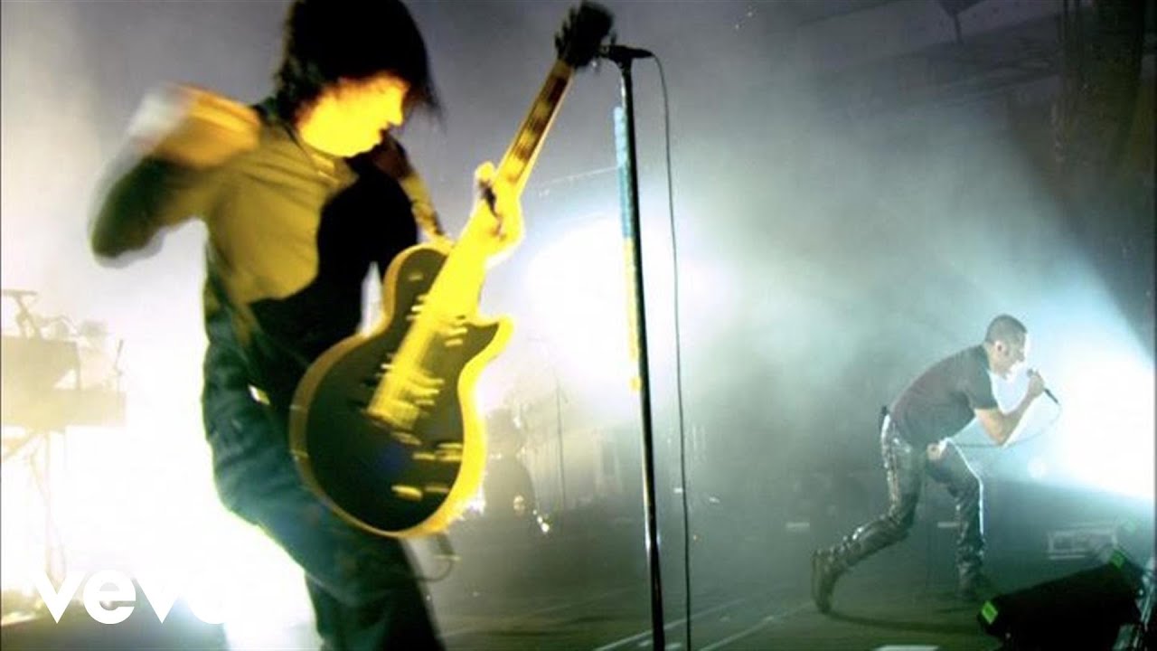 Nine Inch Nails - March Of The Pigs (Live) - YouTube