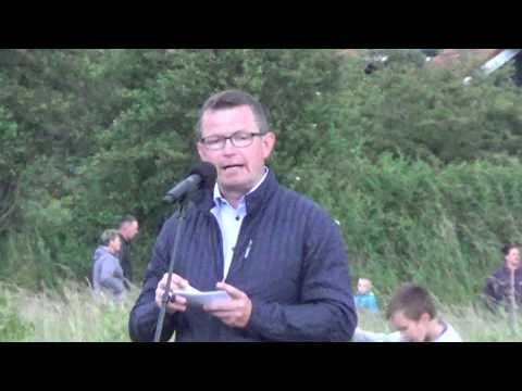 Borgmester Morten Andersen holder båltale på Bogense strand 2017