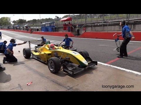 Formula 3 Car - Pitstop