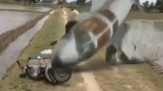 How the scooter man save his life last moment,. Horrific situation, Airplane crash on scooter man