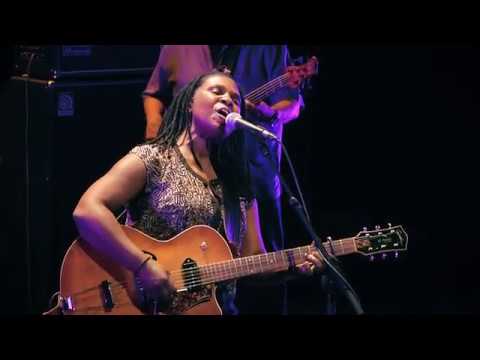 Ruthie Foster - Avignon Blues Festival "Richland Woman Blues"