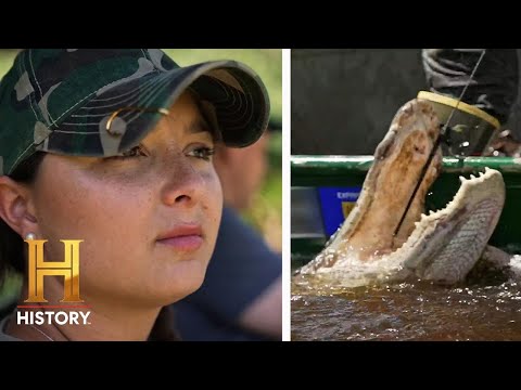 Kids Swim in ALLIGATOR-Infested Water Hole | Swamp People: Serpent Invasion (Season 3) | History