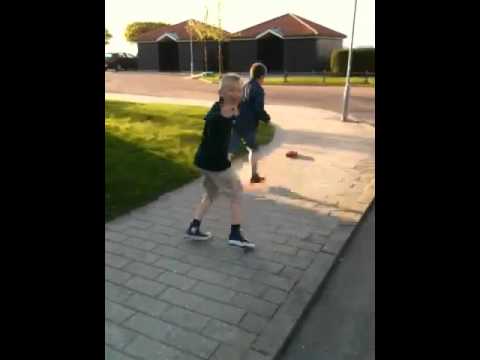 Marcus & Jonas racerbane