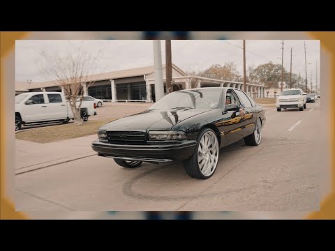 Bizzy body freestyle ft.SRT Gee (official video)