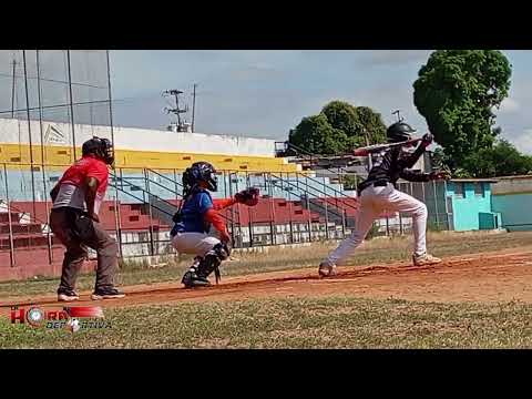Diego Rivas Jr. jugador de la EBM Santa Fé. Estadio Heres de Ciudad Bolívar. Parroquiales 2026.