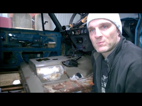 1977 Range Rover Classic 2 Door: Part 14 Transmission Tunnel Removal 1of2