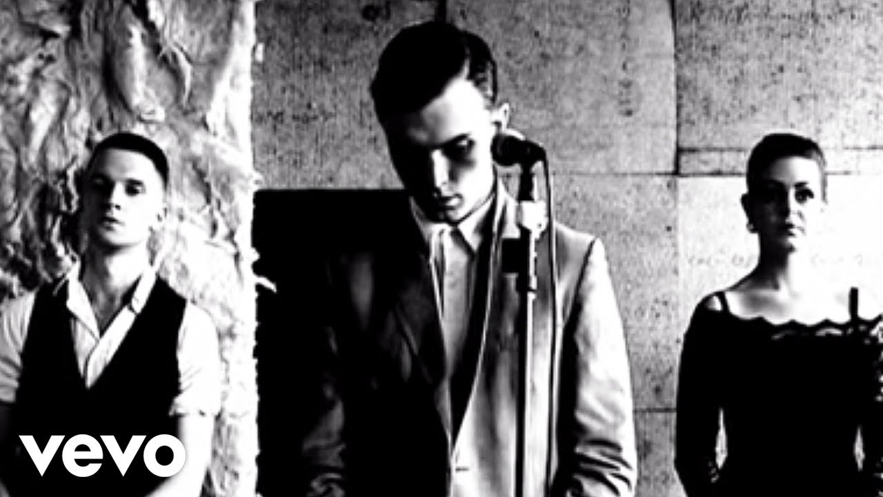Hurts wonderful life танцовщица. Hurts "happiness". Hurts обложки альбомов. Хертс лайф. Хертс лайф.