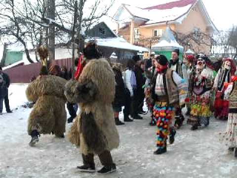 parada URSILOR ROTUNDA 2 2011.avi