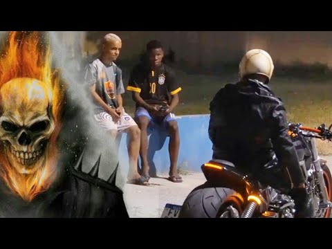 MOTOQUEIR0 FANTASMA NO BARBEIR0 - (Ghost Rider Prank)